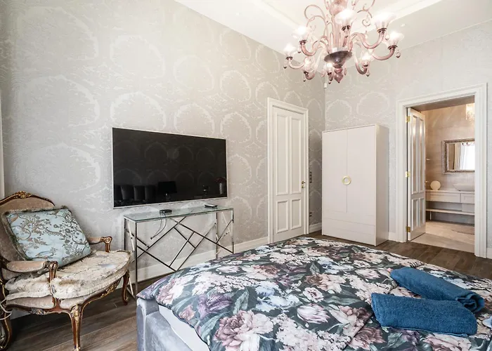 Basilica View Prime Apartment With Free Parking